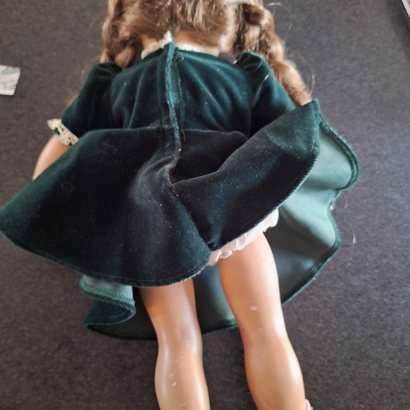 Pleasant company, American Girl Doll, molly?